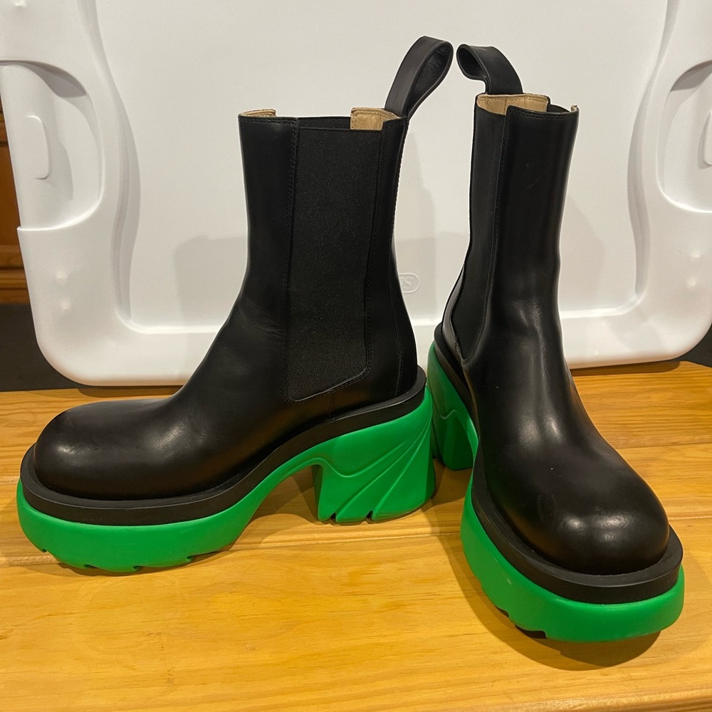 Bottega Veneta flash boots black & green